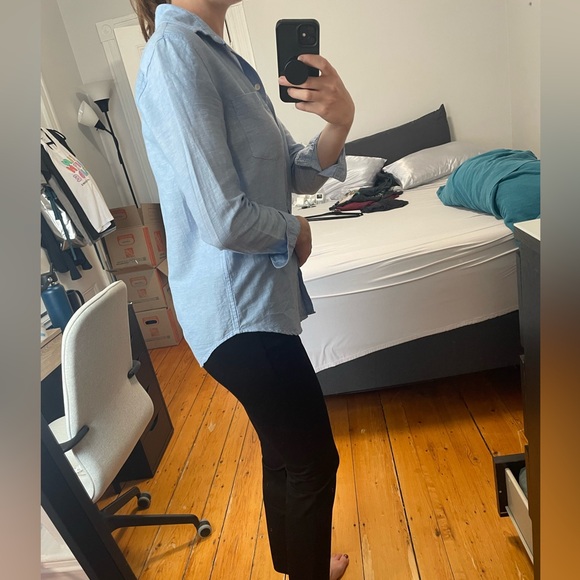 Banana Republic Preppy Blue Linen Button Down - Picture 3 of 6